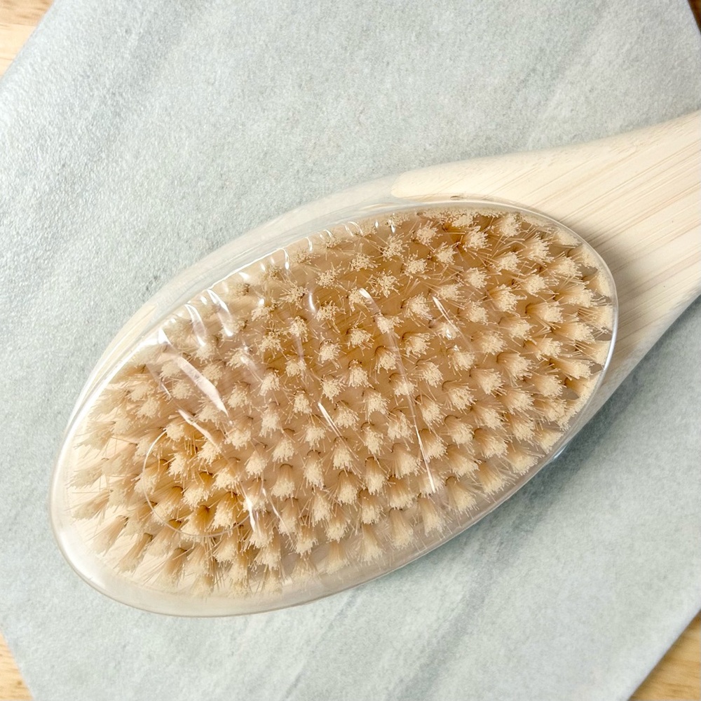 FREE W/ANY PURCH! 🛁 ECOTOOLS Bath Brush - Picture 3 of 3